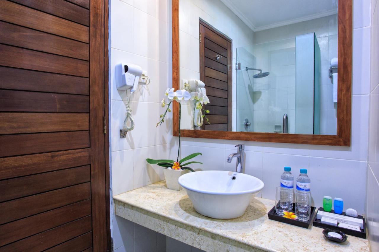 Adhi Jaya Hotel Kuta  Exterior photo