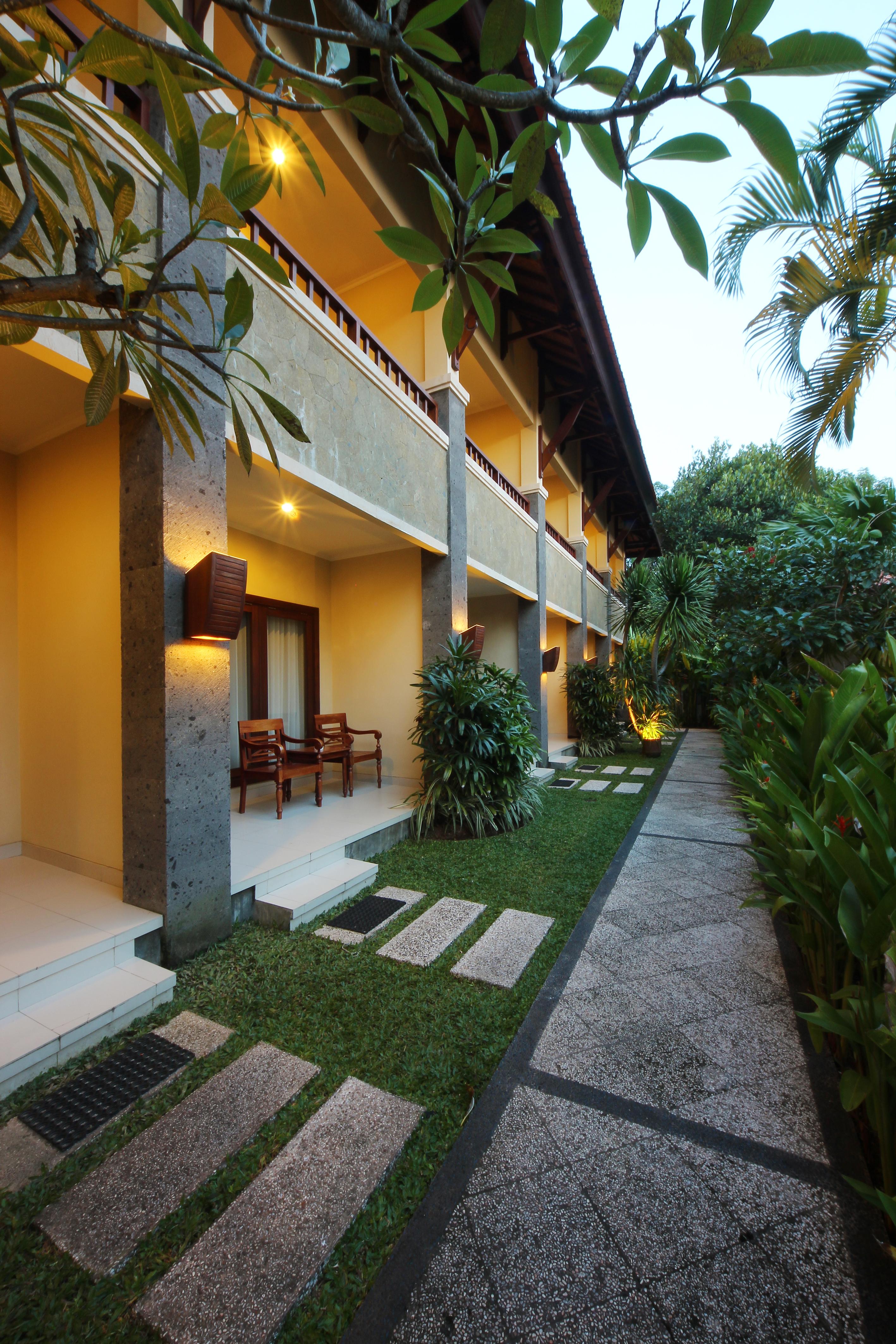 Adhi Jaya Hotel Kuta  Exterior photo