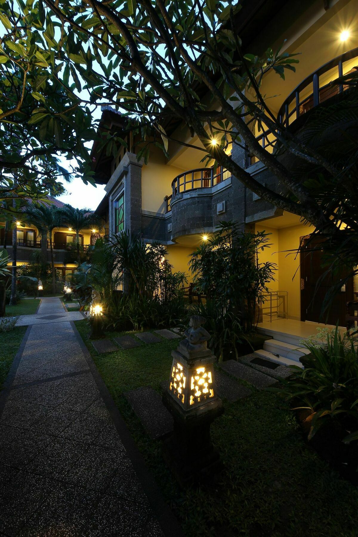 Adhi Jaya Hotel Kuta  Exterior photo